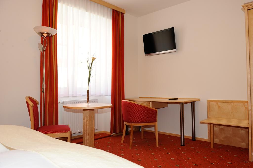 Hotel-Gasthof-Fleischerei - Zur Alten Post Schwanberg Quarto foto